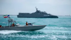 Trận địa tên lửa Iran dọc eo biển Hormuz đe dọa tàu chiến Mỹ