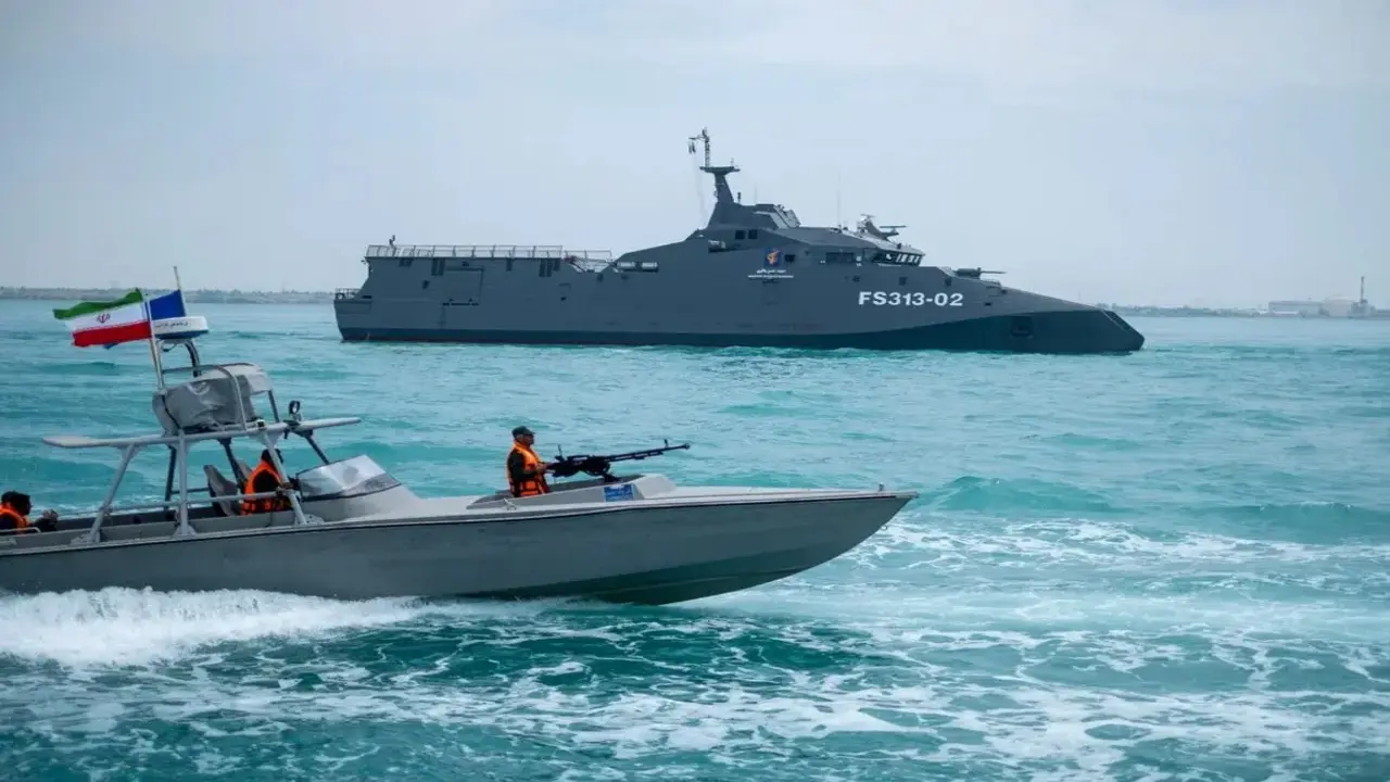 Trận địa tên lửa Iran dọc eo biển Hormuz đe dọa tàu chiến Mỹ