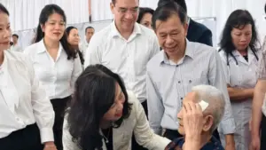 Triển khai khám sức khỏe định kỳ cho người dân