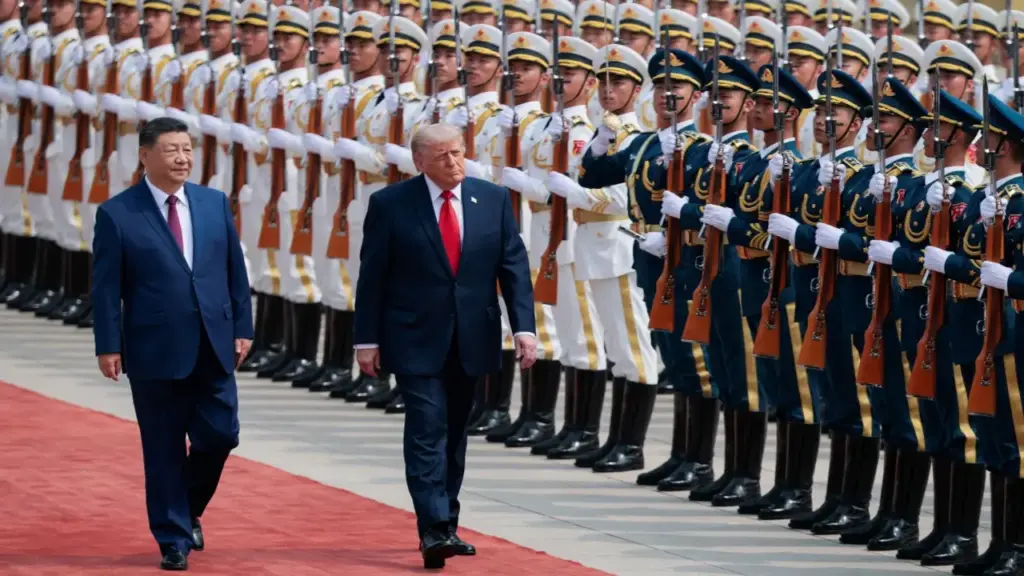 Trung Quốc bắn 21 loạt đại bác chào đón Tổng thống Trump
