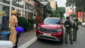 Trường hợp nào được phép đỗ xe ở vị trí có biển cấm dừng, đỗ?