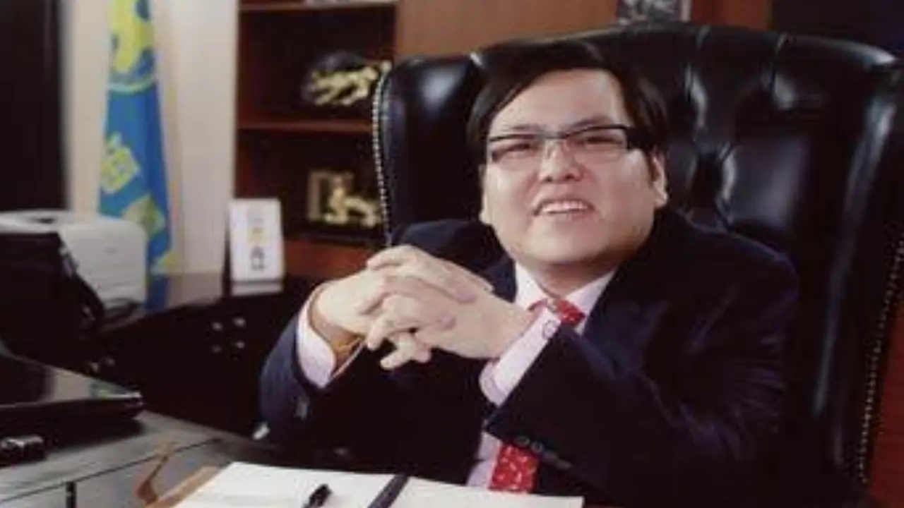 Từ tỷ phú trẻ nhất Trung Quốc thành 'đệ nhất phá gia chi tử'