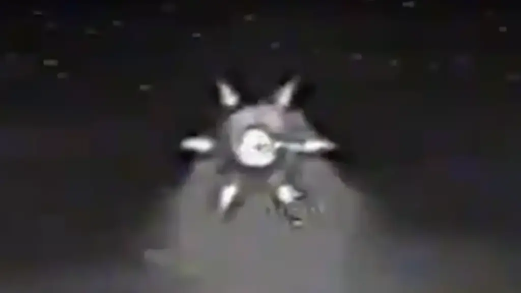 Ukraine công bố video drone 'chạm trán UFO'