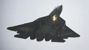 Ukraine tuyên bố phóng UAV, đánh trúng tiêm kích Su-57 Nga