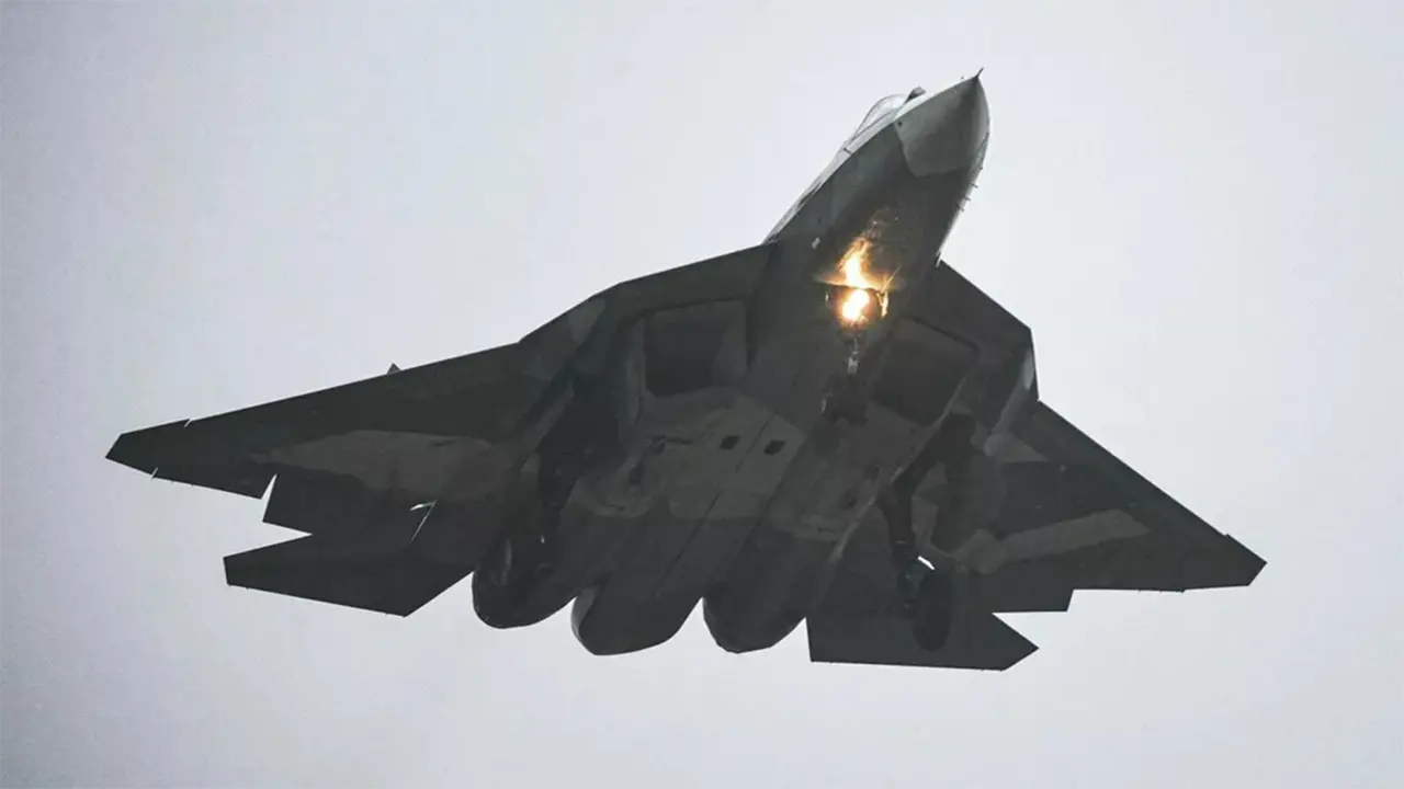 Ukraine tuyên bố phóng UAV, đánh trúng tiêm kích Su-57 Nga