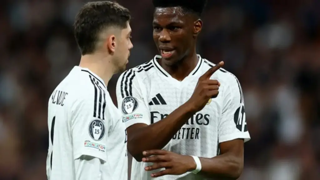 Valverde chấn thương đầu sau căng thẳng với Tchouameni, nội bộ Real Madrid hỗn loạn trước siêu kinh điển