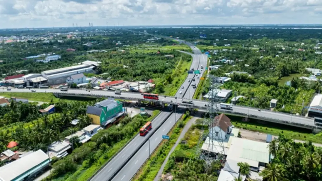 Vì sao trạm dừng nghỉ trên cao tốc vẫn chậm?