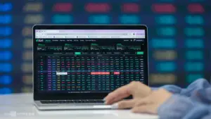 VN-Index vượt đỉnh