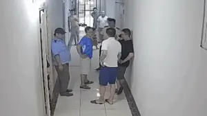 Xác minh clip thành viên ban quản trị chung cư bị hành hung, nghi do nhắc đeo rọ mõm cho chó